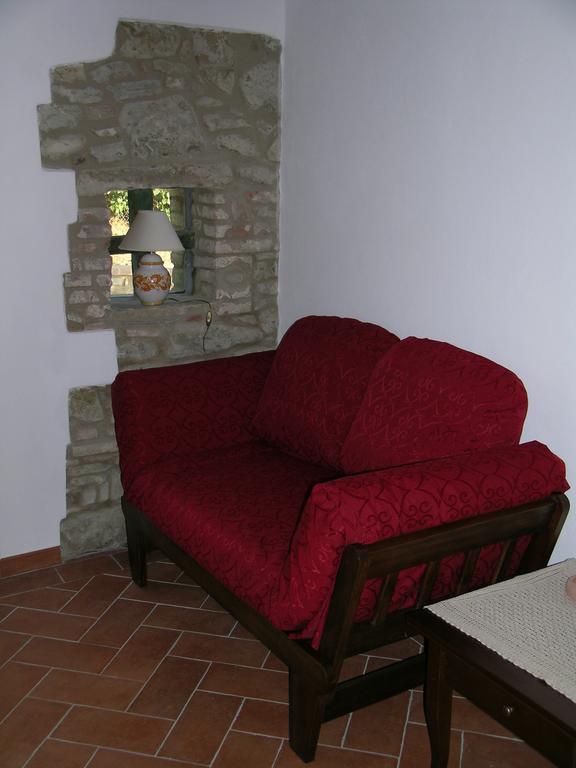 Agriturismo Podere Ossaia Кортона Номер фото
