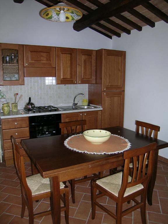 Agriturismo Podere Ossaia Кортона Номер фото
