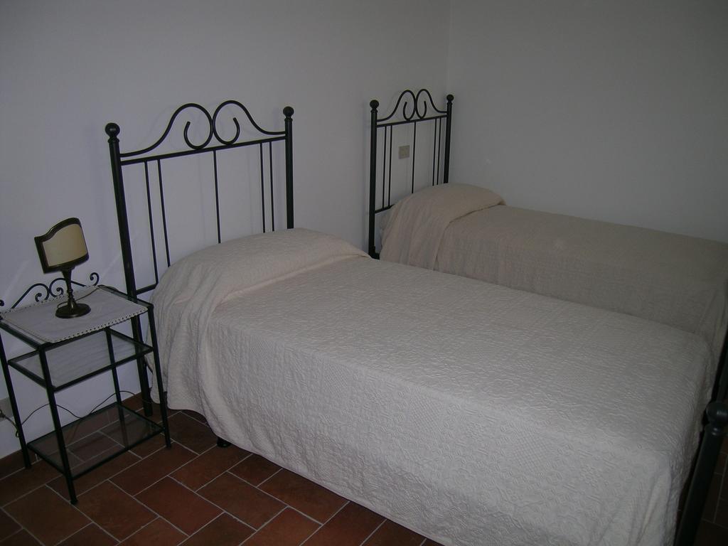 Agriturismo Podere Ossaia Кортона Номер фото